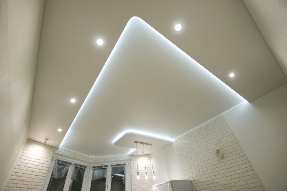 Заказать парящие натяжные потолки в г. Березник